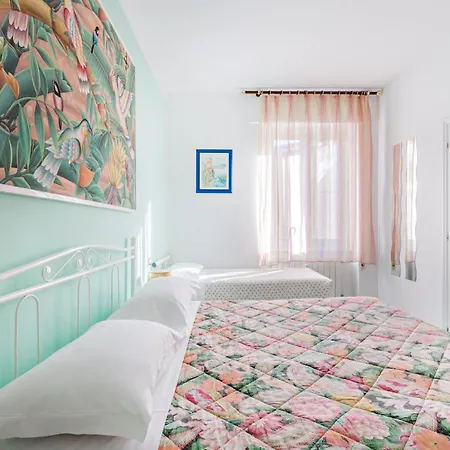 Lia 2 Affittacamere 3*