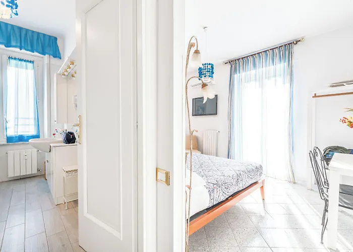 Lia 2 3* لا سبيتسْيا